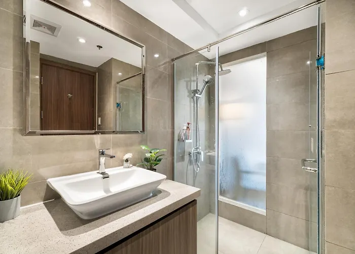 Spacious Unit & High-floor Near Of Dreams, Airport, Okada, And Solaire Casino Apartment *