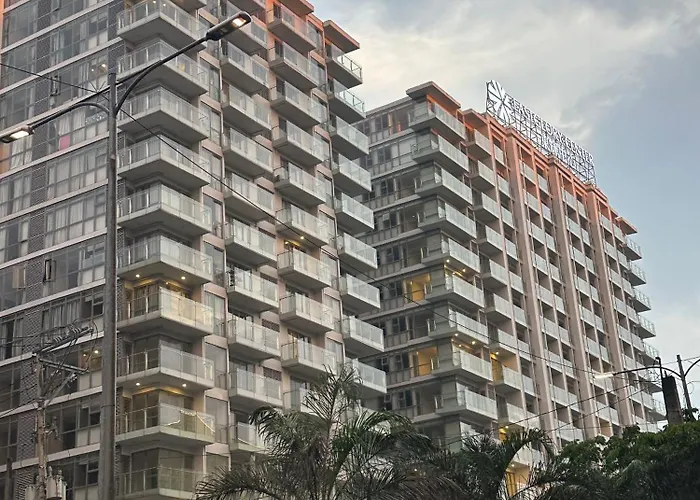 Spacious Unit & High-floor Near Of Dreams, Airport, Okada, And Solaire Casino Appartement Manille