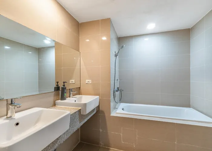 Spacious Unit & High-floor Near Of Dreams, Airport, Okada, And Solaire Casino