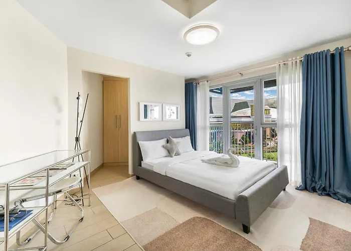 Spacious Unit & High-floor Near Of Dreams, Airport, Okada, And Solaire Casino Manila